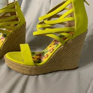 Super cute espadrille wedges!!